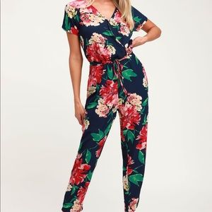 Lulu’s successful statice navy blue floral print jumpsuit